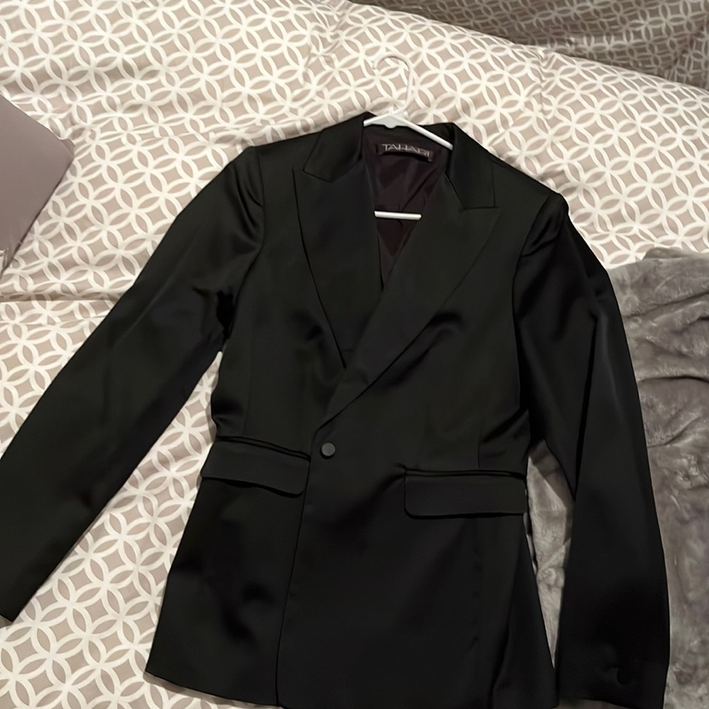 Tahari size 10 black satin blazer